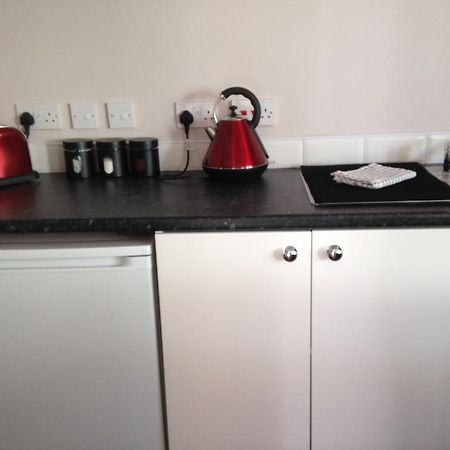 The Old Coach House Apartment อายเมาธ์ ภายนอก รูปภาพ