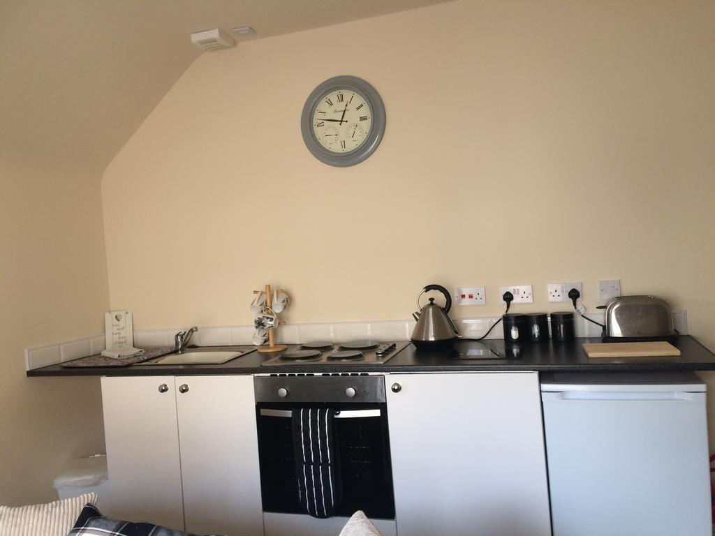 The Old Coach House Apartment อายเมาธ์ ภายนอก รูปภาพ